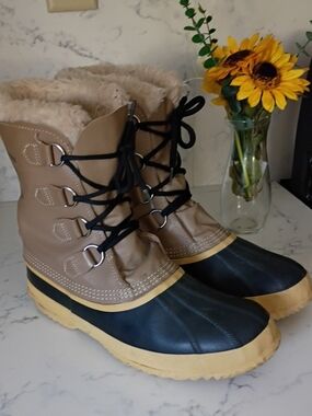 Sorel Caribou  Men's Waterproof Winter Duck Boots - Black and Tan